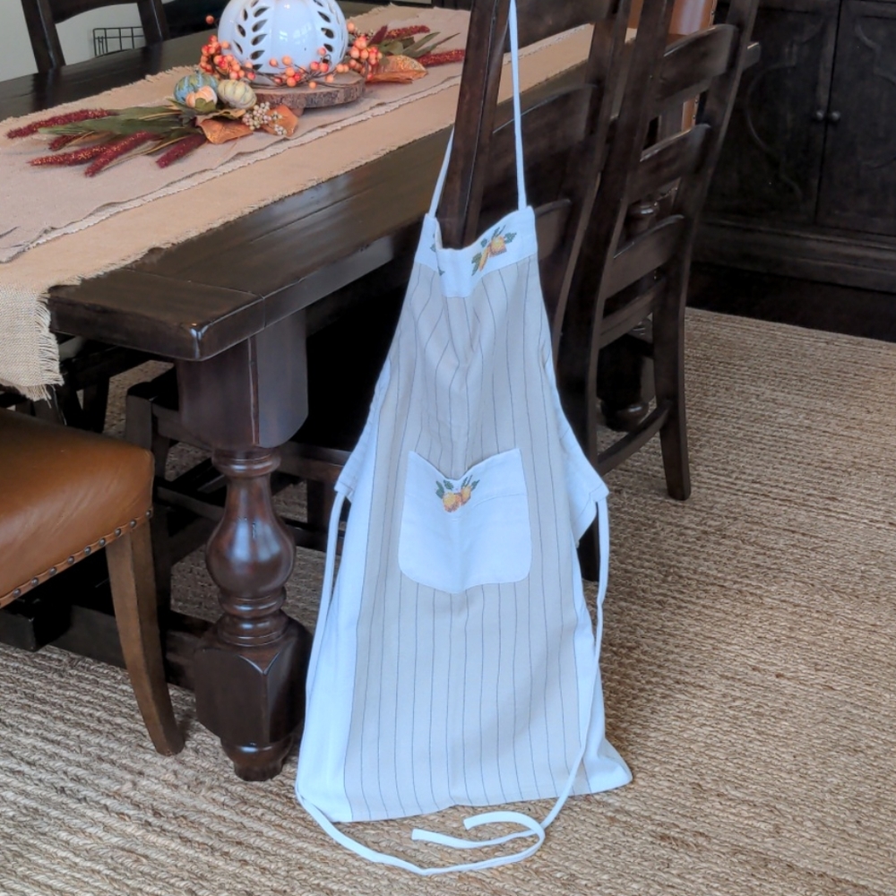 Apron - Picture 5 of 7